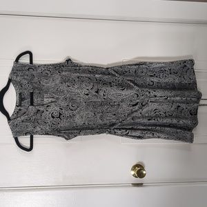 Banana Republic black and white paisley dress with pockets and belt, size MP